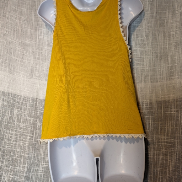 Embroidered Floral Top - Picture 5 of 5